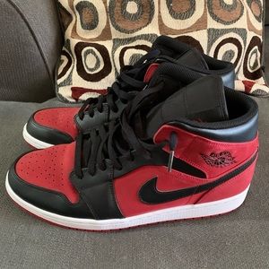 Nike Air Jordan 1 Retro Mid - Red/Black